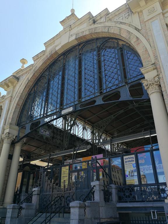 18 Torres Mercado Central Saragoça Exterior foto